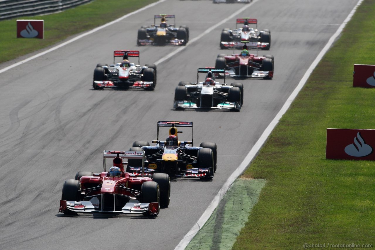 GP ITALIA, 11.09.2011- Gara, Fernando Alonso (ESP), Ferrari, F-150 Italia davanti a Sebastian Vettel (GER), Red Bull Racing, RB7 