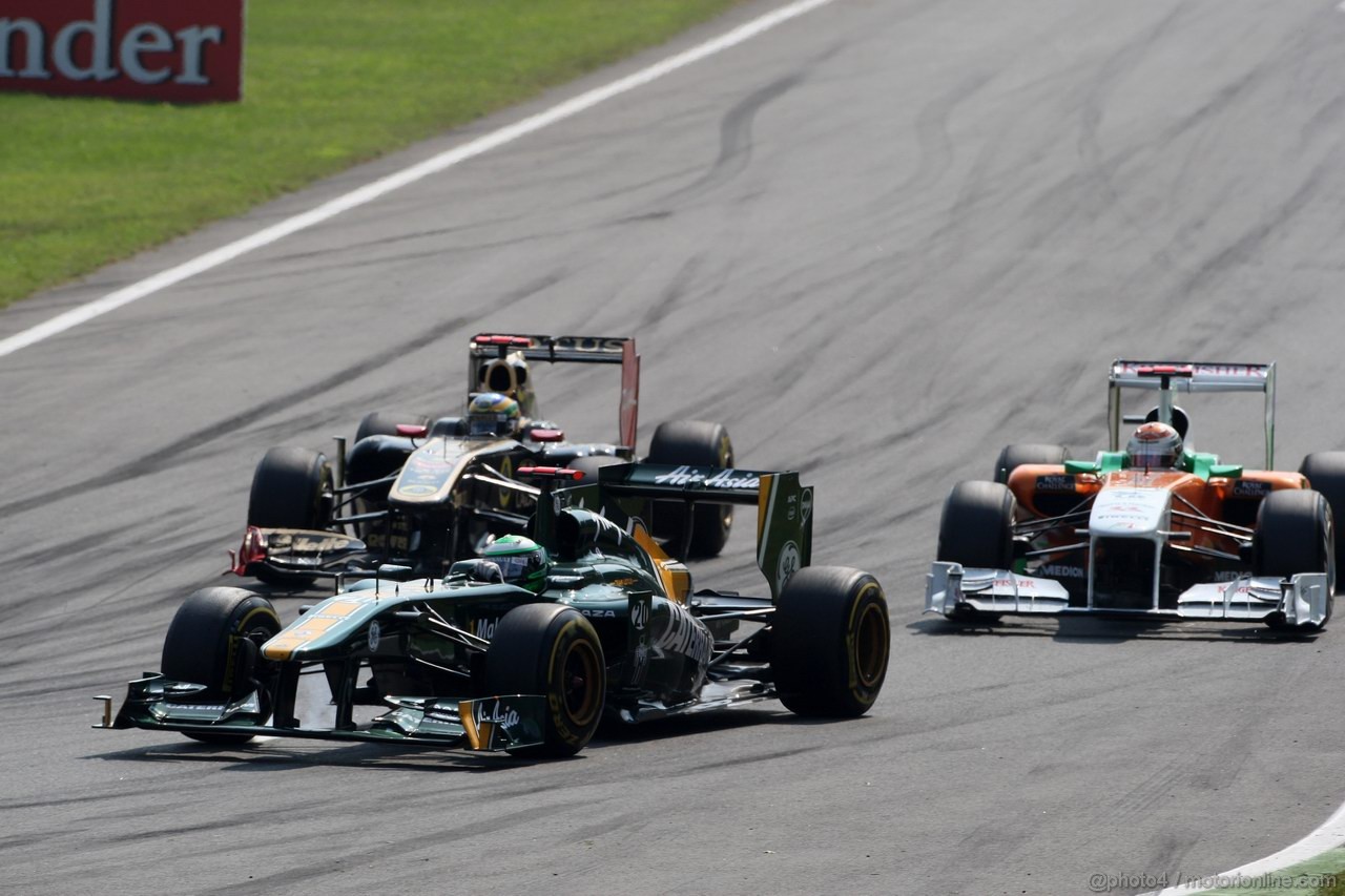 GP ITALIA, 11.09.2011- Gara, Heikki Kovalainen (FIN), Team Lotus, TL11 davanti a Bruno Senna (BRA), Lotus Renault GP R31 e Adrian Sutil (GER), Force India F1 Team, VJM04 