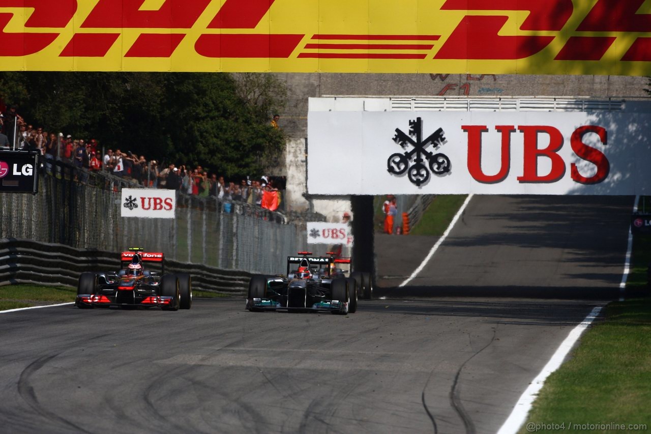 GP ITALIA, 11.09.2011- Gara, Jenson Button (GBR), McLaren  Mercedes, MP4-26 e Michael Schumacher (GER), Mercedes GP Petronas F1 Team, MGP W02 