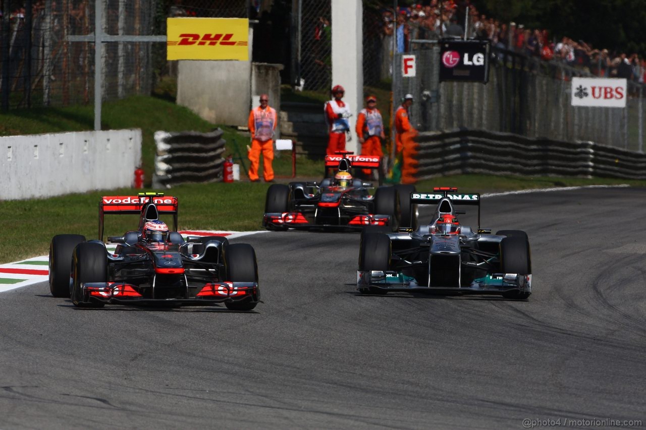GP ITALIA, 11.09.2011- Gara, Jenson Button (GBR), McLaren  Mercedes, MP4-26 e Michael Schumacher (GER), Mercedes GP Petronas F1 Team, MGP W02 