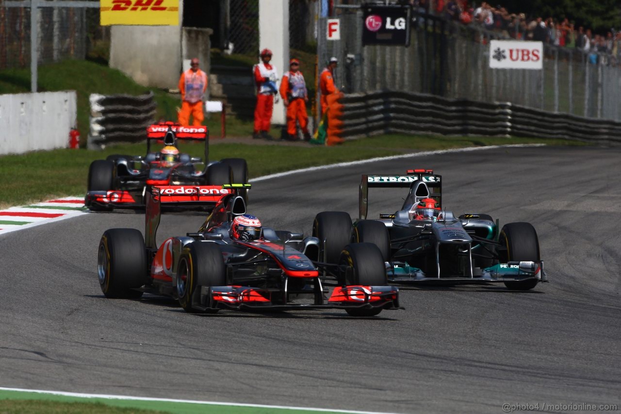 GP ITALIA, 11.09.2011- Gara, Jenson Button (GBR), McLaren  Mercedes, MP4-26 e Michael Schumacher (GER), Mercedes GP Petronas F1 Team, MGP W02 