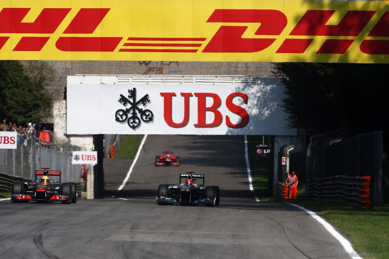 GP ITALIA, 11.09.2011- Gara, Lewis Hamilton (GBR), McLaren  Mercedes, MP4-26 e Michael Schumacher (GER), Mercedes GP Petronas F1 Team, MGP W02 