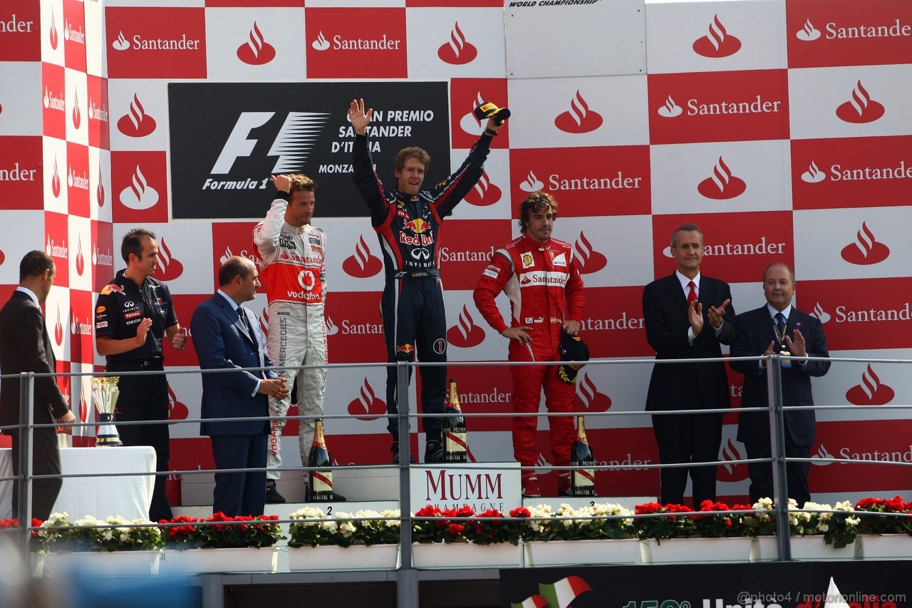 GP ITALIA, 11.09.2011- Gara, Sebastian Vettel (GER), Red Bull Racing, RB7 vincitore, Jenson Button (GBR), McLaren  Mercedes, MP4-26 secondo e Fernando Alonso (ESP), Ferrari, F-150 Italia terzo 
