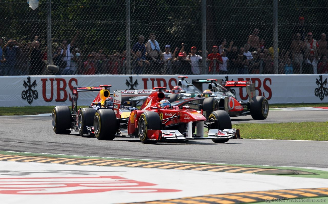 GP ITALIA, 11.09.2011- Gara, Fernando Alonso (ESP), Ferrari, F-150 Italia davanti a Sebastian Vettel (GER), Red Bull Racing, RB7 