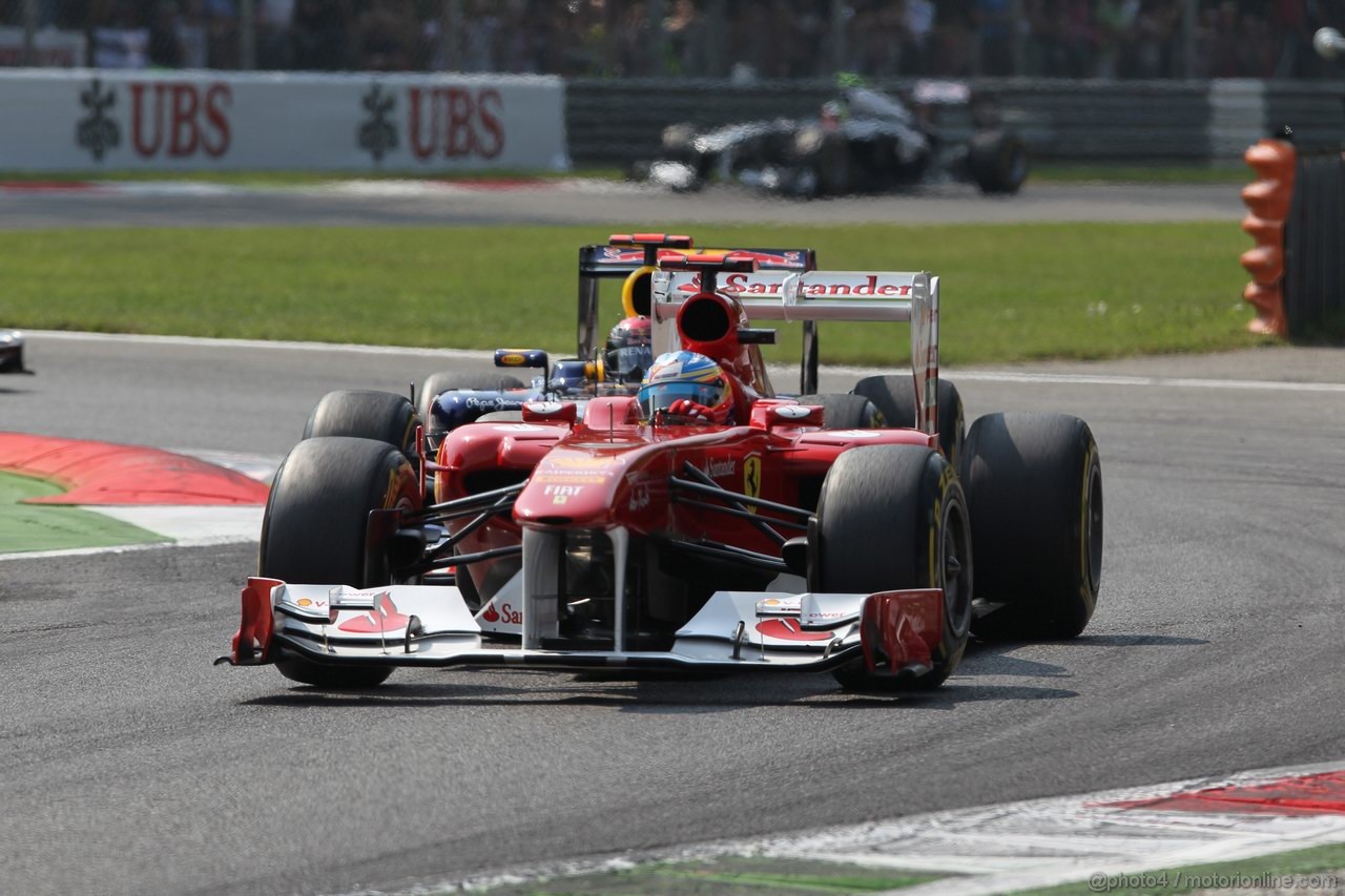 GP ITALIA, 11.09.2011- Gara, Fernando Alonso (ESP), Ferrari, F-150 Italia davanti a Sebastian Vettel (GER), Red Bull Racing, RB7 
