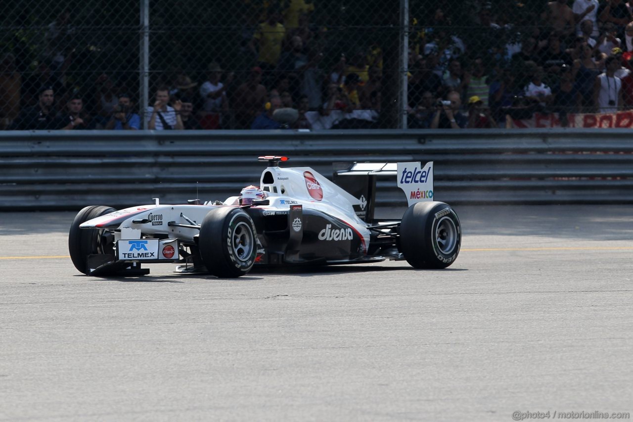 GP ITALIA, 11.09.2011- Gara, Kamui Kobayashi (JAP), Sauber F1 Team C30 crash 