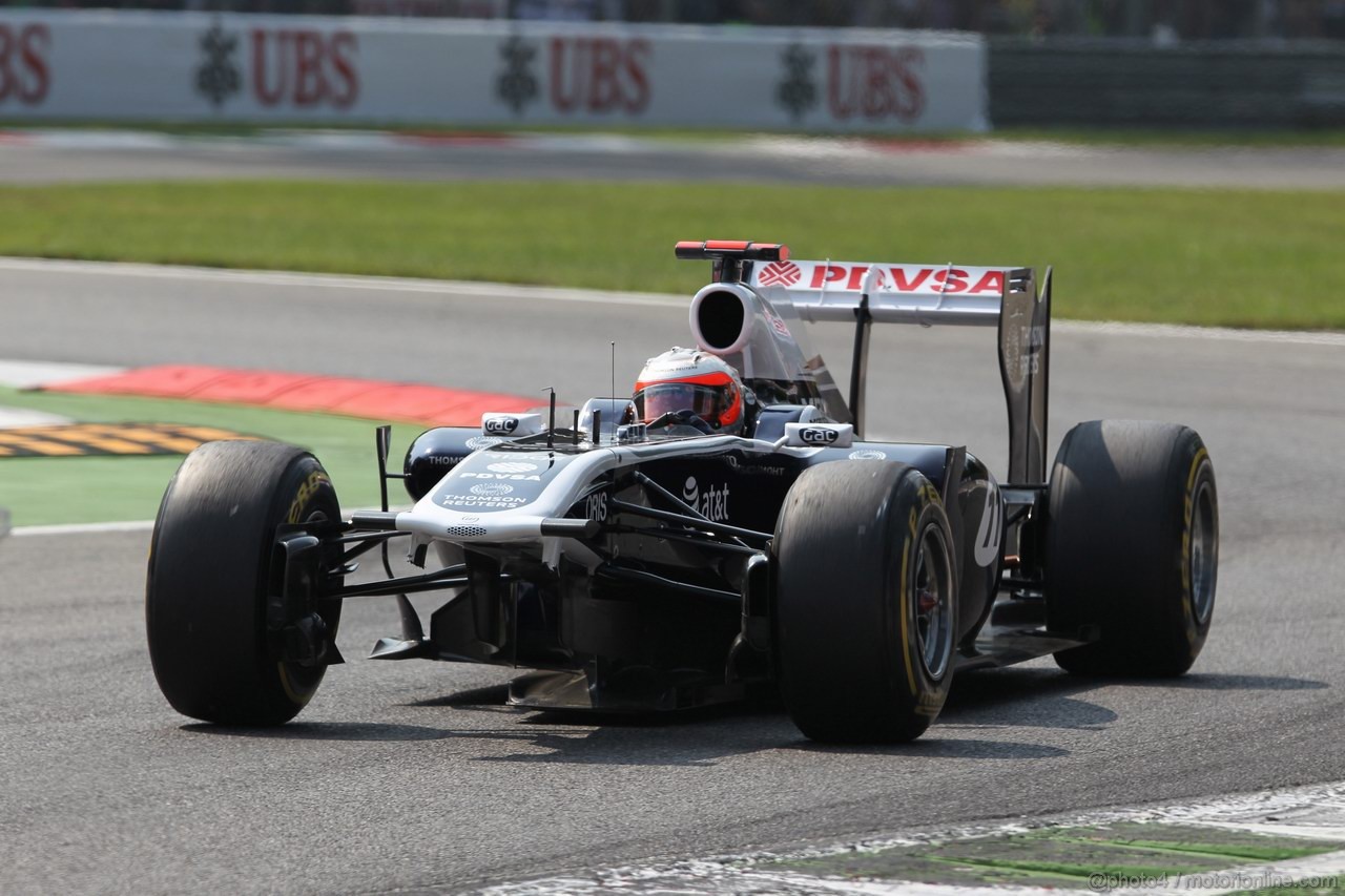 GP ITALIA, 11.09.2011- Gara, Rubens Barrichello (BRA), Williams FW33, crash 