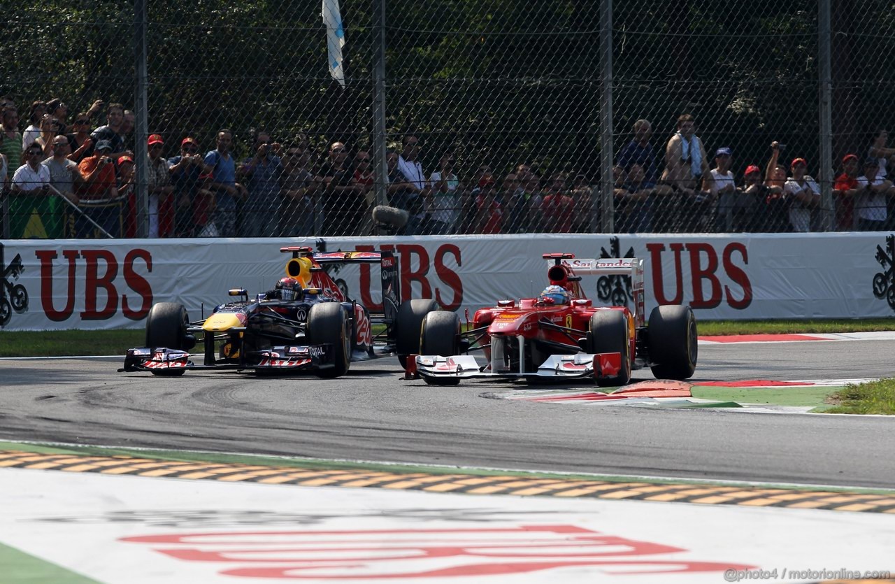 GP ITALIA, 11.09.2011- Gara, Sebastian Vettel (GER), Red Bull Racing, RB7 overtakes Fernando Alonso (ESP), Ferrari, F-150 Italia 