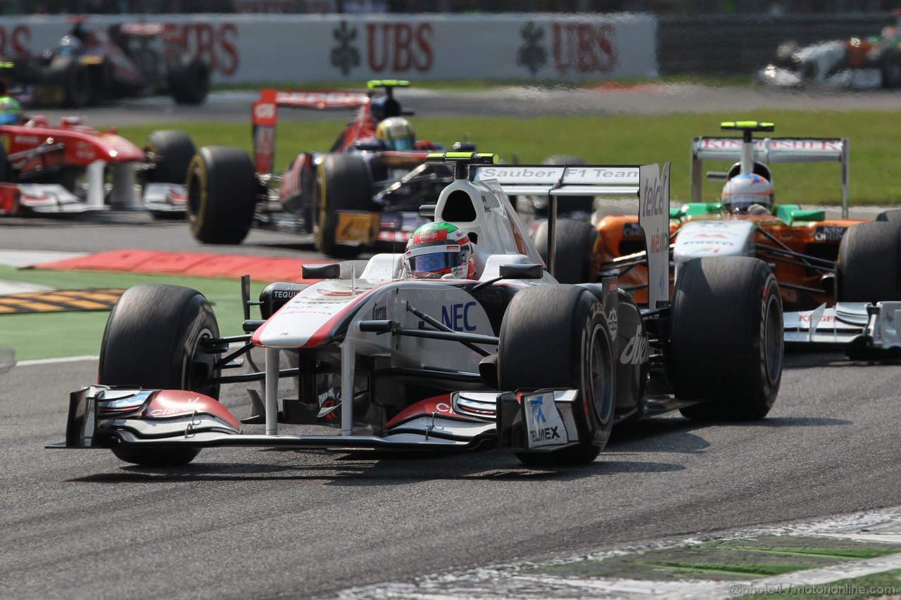 GP ITALIA, 11.09.2011- Gara, Sergio Pérez (MEX), Sauber F1 Team C30 davanti a Paul di Resta (GBR) Force India VJM04 