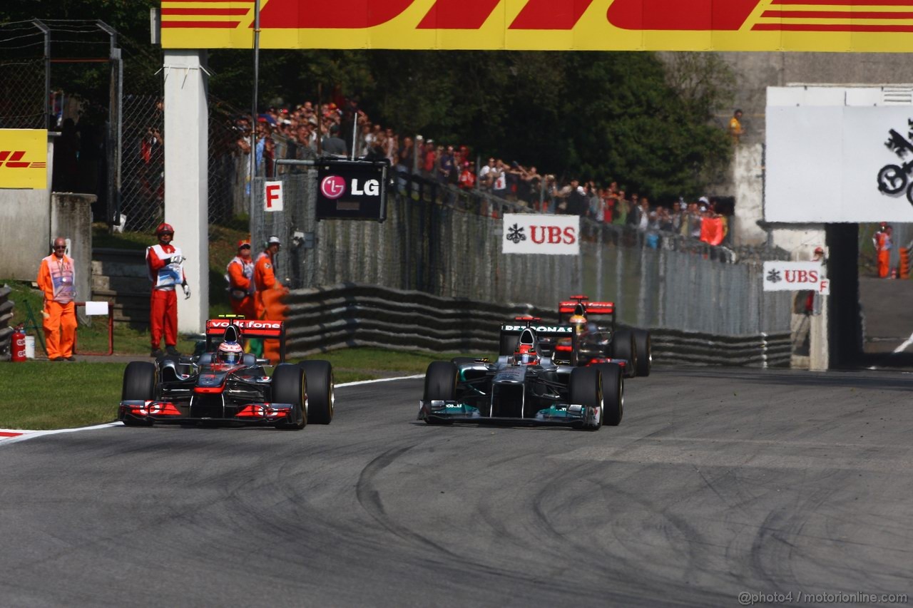 GP ITALIA, 11.09.2011- Gara, Jenson Button (GBR), McLaren  Mercedes, MP4-26 e Michael Schumacher (GER), Mercedes GP Petronas F1 Team, MGP W02 