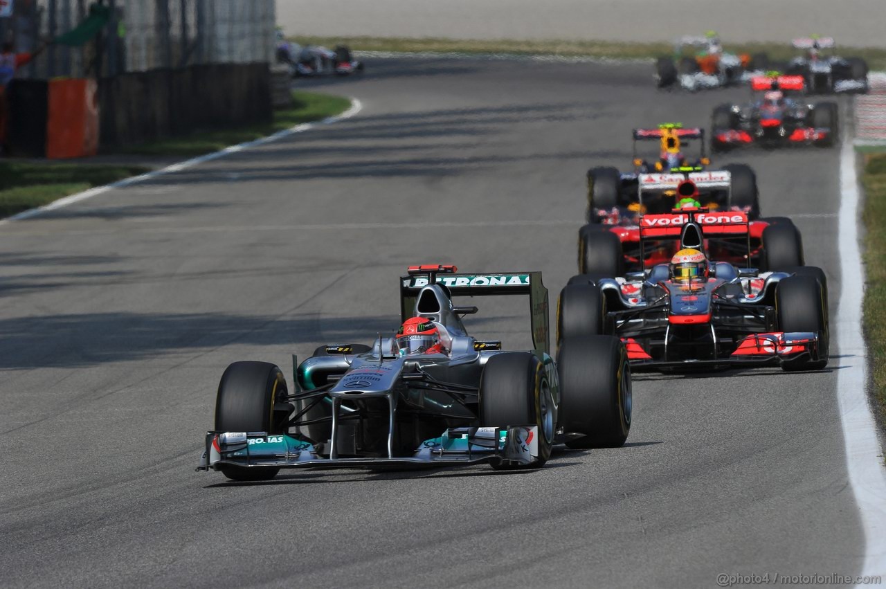 GP ITALIA, 11.09.2011- Gara, Michael Schumacher (GER), Mercedes GP Petronas F1 Team, MGP W02 davanti a Lewis Hamilton (GBR), McLaren  Mercedes, MP4-26 