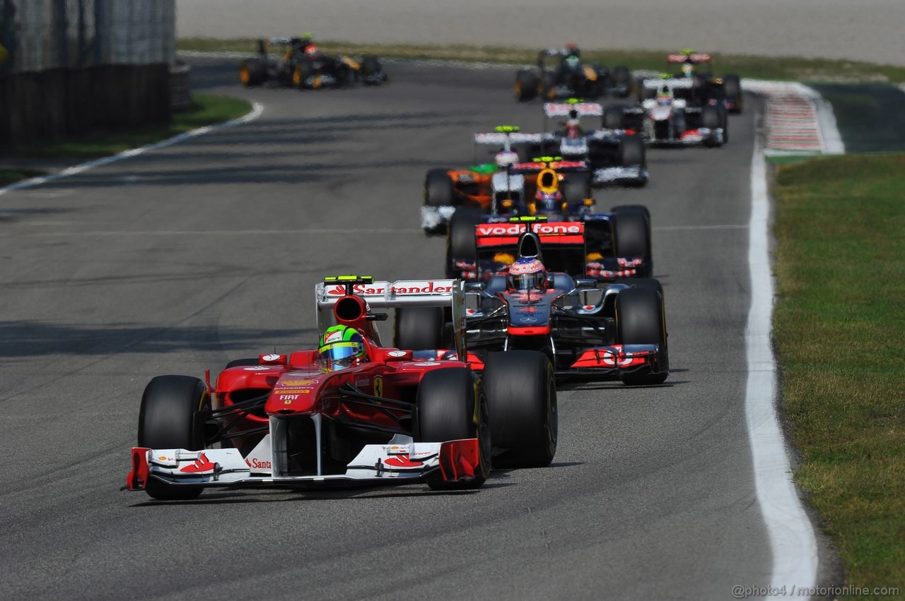 GP ITALIA, 11.09.2011- Gara, Felipe Massa (BRA), Ferrari, F-150 Italia davanti a Jenson Button (GBR), McLaren  Mercedes, MP4-26 