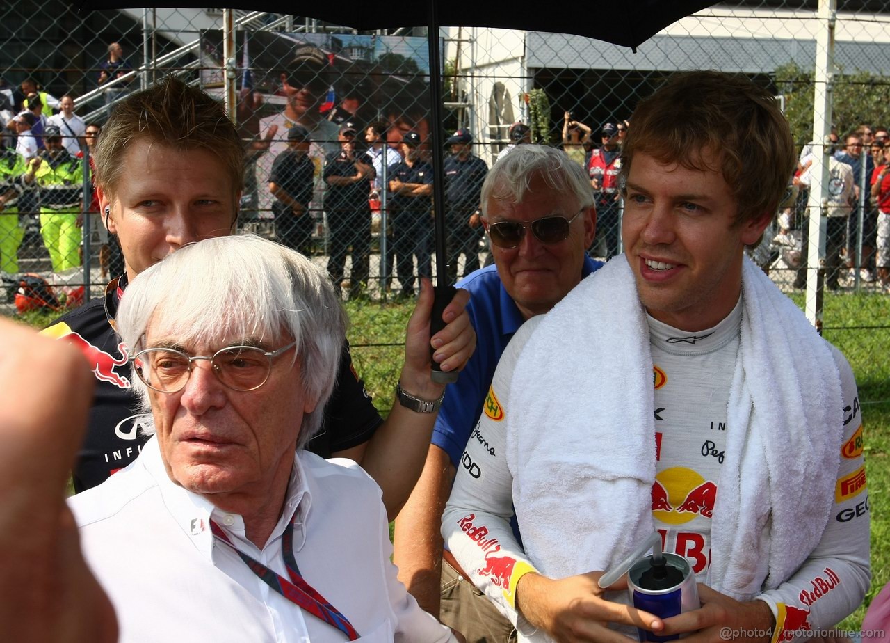 GP ITALIA, 11.09.2011- Gara, Bernie Ecclestone (GBR), President e CEO of Formula One Management  e Sebastian Vettel (GER), Red Bull Racing, RB7 