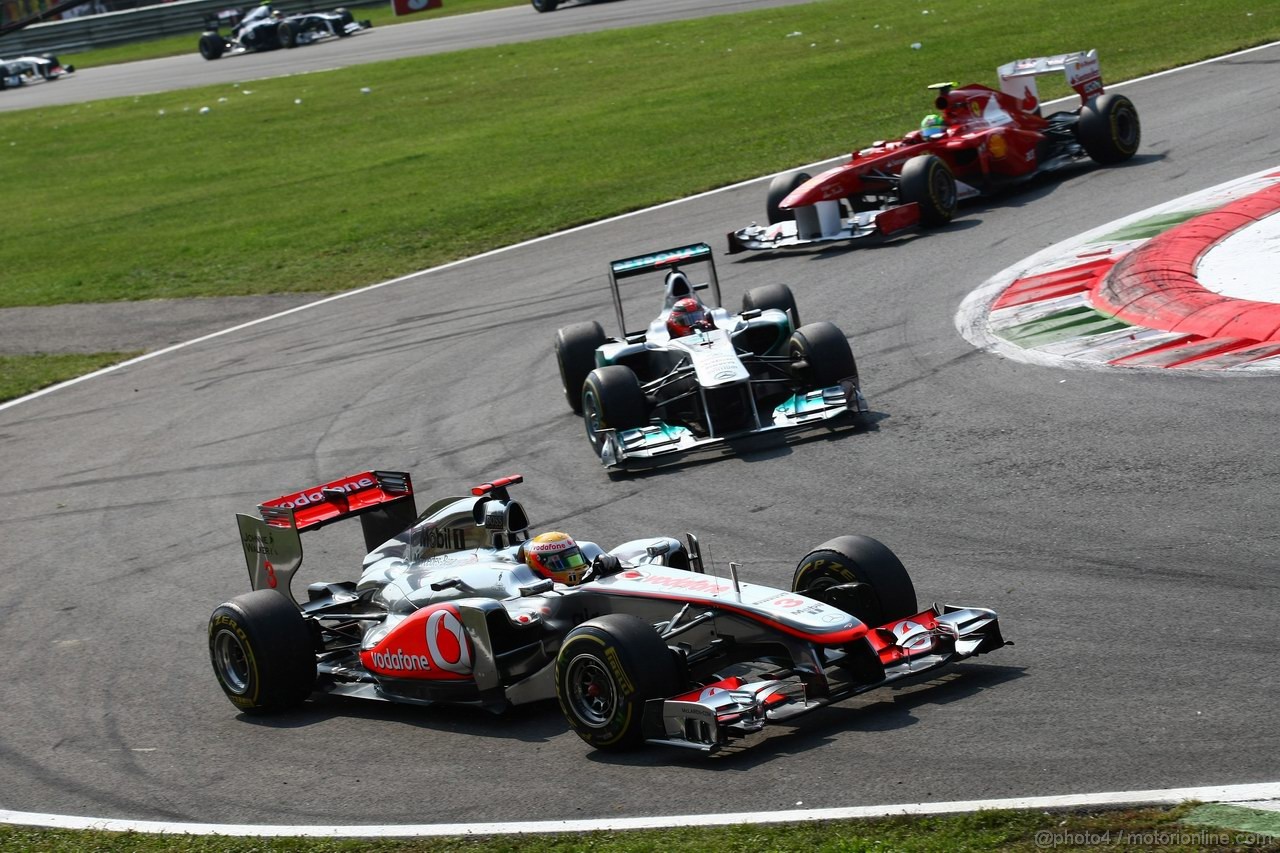 GP ITALIA, 11.09.2011- Gara, Lewis Hamilton (GBR), McLaren  Mercedes, MP4-26 e Michael Schumacher (GER), Mercedes GP Petronas F1 Team, MGP W02 
