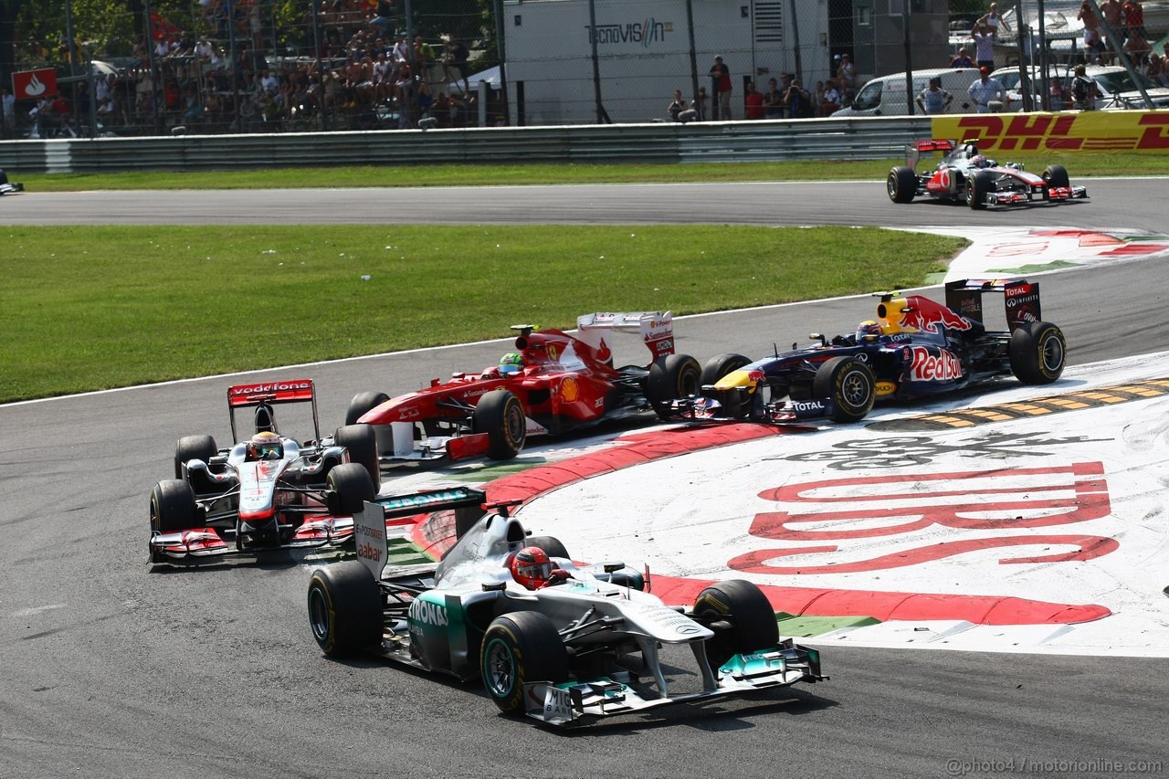 GP ITALIA, 11.09.2011- Gara, Michael Schumacher (GER), Mercedes GP Petronas F1 Team, MGP W02, Lewis Hamilton (GBR), McLaren  Mercedes, MP4-26, Felipe Massa (BRA), Ferrari, F-150 Italia e Mark Webber (AUS), Red Bull Racing, RB7 