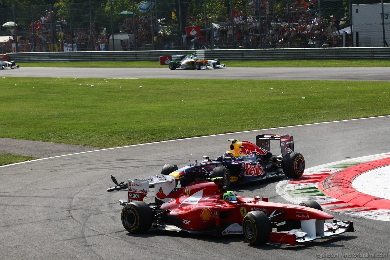 GP ITALIA, 11.09.2011- Gara, Crash, Felipe Massa (BRA), Ferrari, F-150 Italia e Mark Webber (AUS), Red Bull Racing, RB7 
