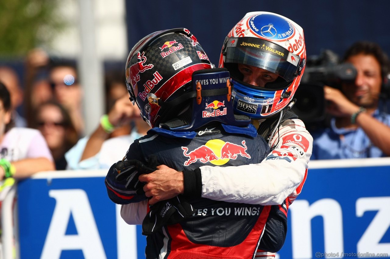 GP ITALIA, 11.09.2011- Gara, Sebastian Vettel (GER), Red Bull Racing, RB7 vincitore e Jenson Button (GBR), McLaren  Mercedes, MP4-26 secondo 