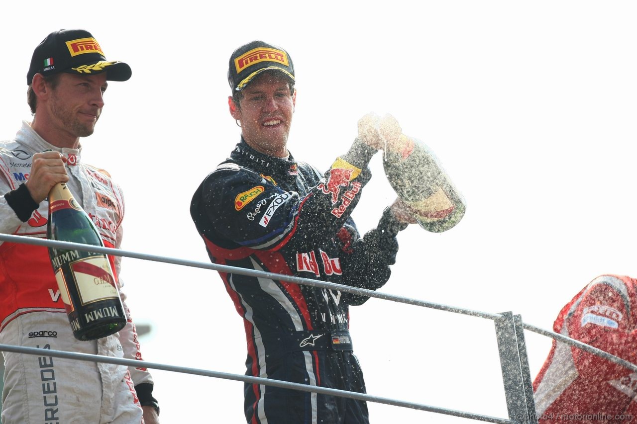 GP ITALIA, 11.09.2011- Gara, Sebastian Vettel (GER), Red Bull Racing, RB7 vincitore e Jenson Button (GBR), McLaren  Mercedes, MP4-26 secondo 