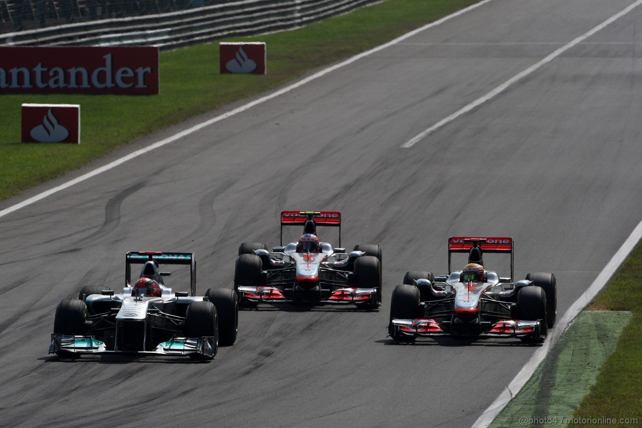 GP ITALIA, 11.09.2011- Gara, Michael Schumacher (GER), Mercedes GP Petronas F1 Team, MGP W02, Jenson Button (GBR), McLaren  Mercedes, MP4-26 e Lewis Hamilton (GBR), McLaren  Mercedes, MP4-26 