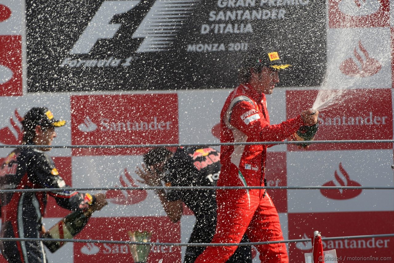 GP ITALIA, 11.09.2011- Gara, Sebastian Vettel (GER), Red Bull Racing, RB7 vincitore, Jenson Button (GBR), McLaren  Mercedes, MP4-26 secondo e Fernando Alonso (ESP), Ferrari, F-150 Italia terzo 