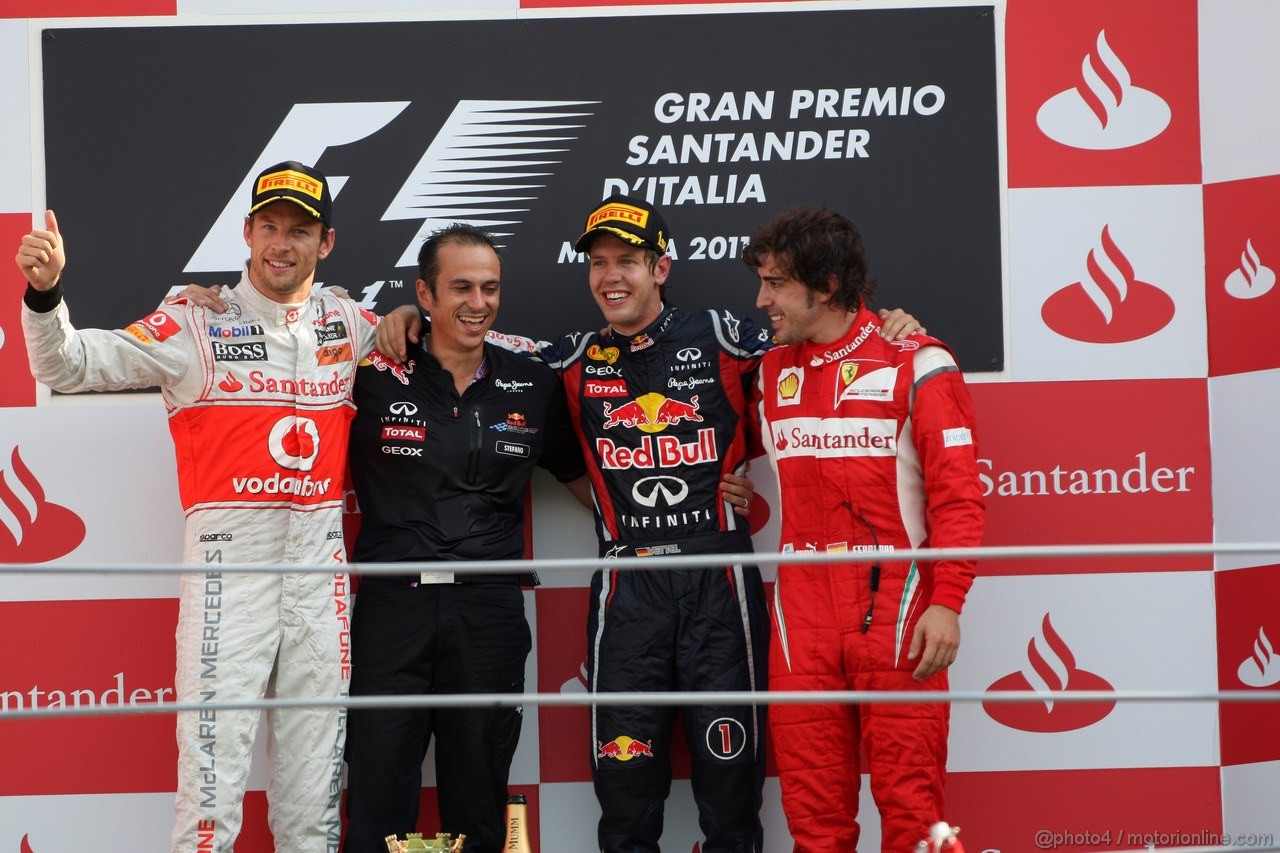 GP ITALIA, 11.09.2011- Gara, Sebastian Vettel (GER), Red Bull Racing, RB7 vincitore, Jenson Button (GBR), McLaren  Mercedes, MP4-26 secondo e Fernando Alonso (ESP), Ferrari, F-150 Italia terzo 