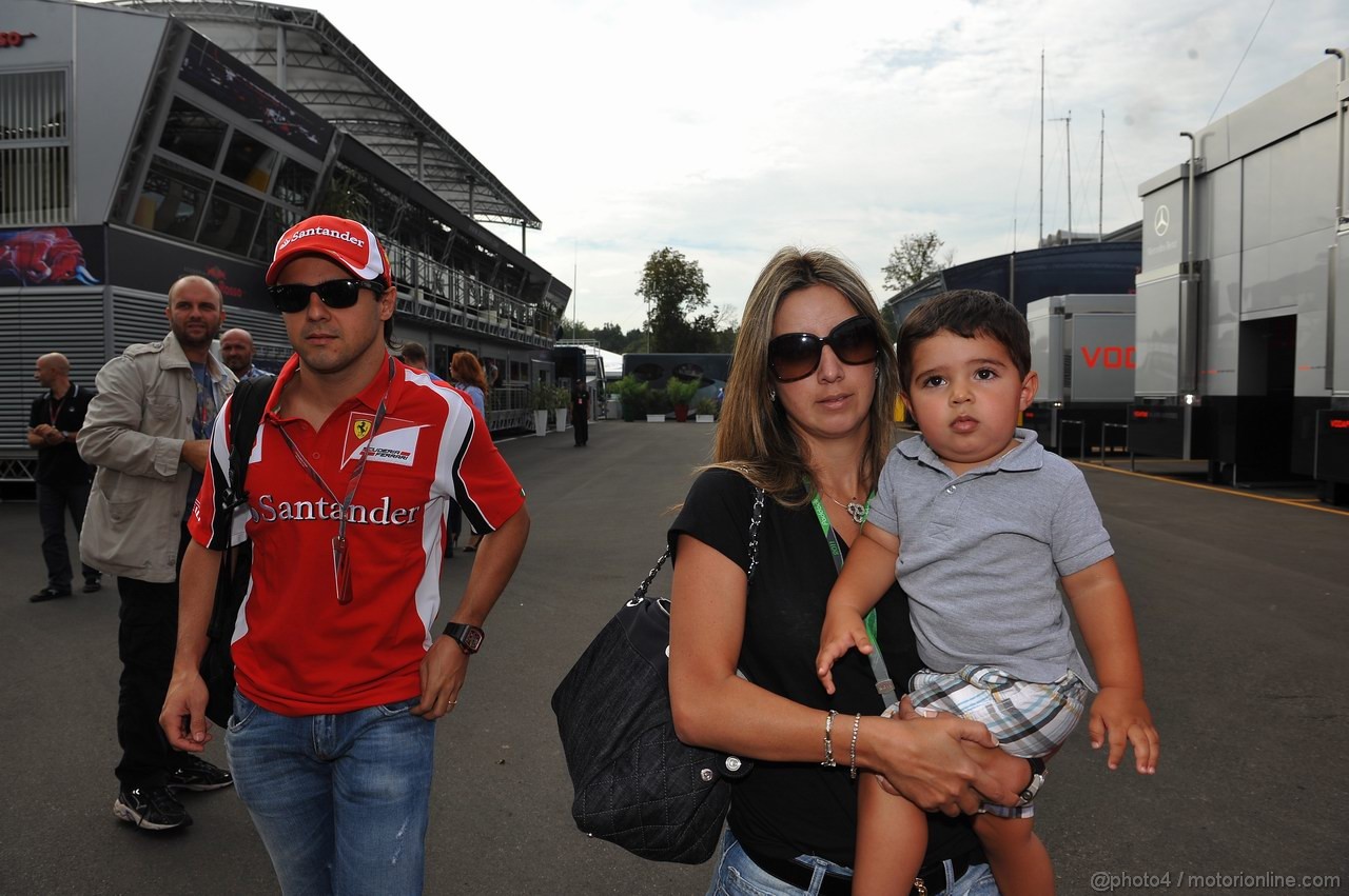 GP ITALIA, 08.09.2011- Felipe Massa (BRA), Ferrari, F-150 Italia with sua moglie Raffaela Bassi (BRA) e them son Felipe
