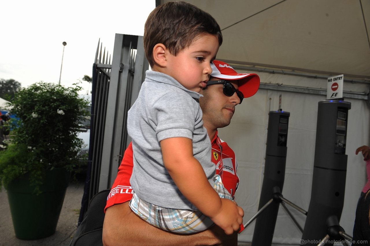 GP ITALIA, 08.09.2011- Felipe Massa (BRA), Ferrari, F-150 Italia e his son Felipe