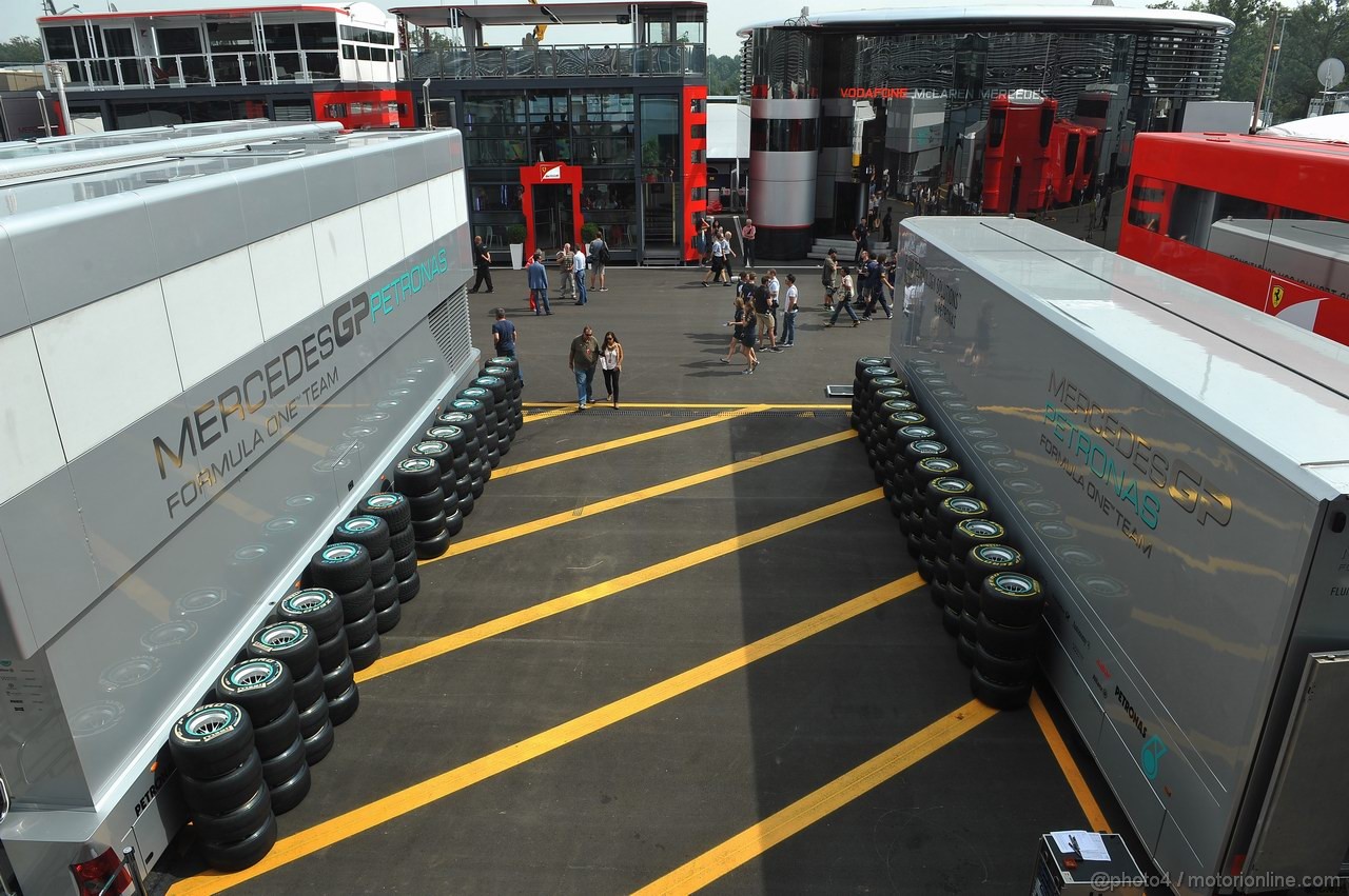GP ITALIA, 08.09.2011- Pirelli Tyres of Mercedes GP Petronas F1 Team