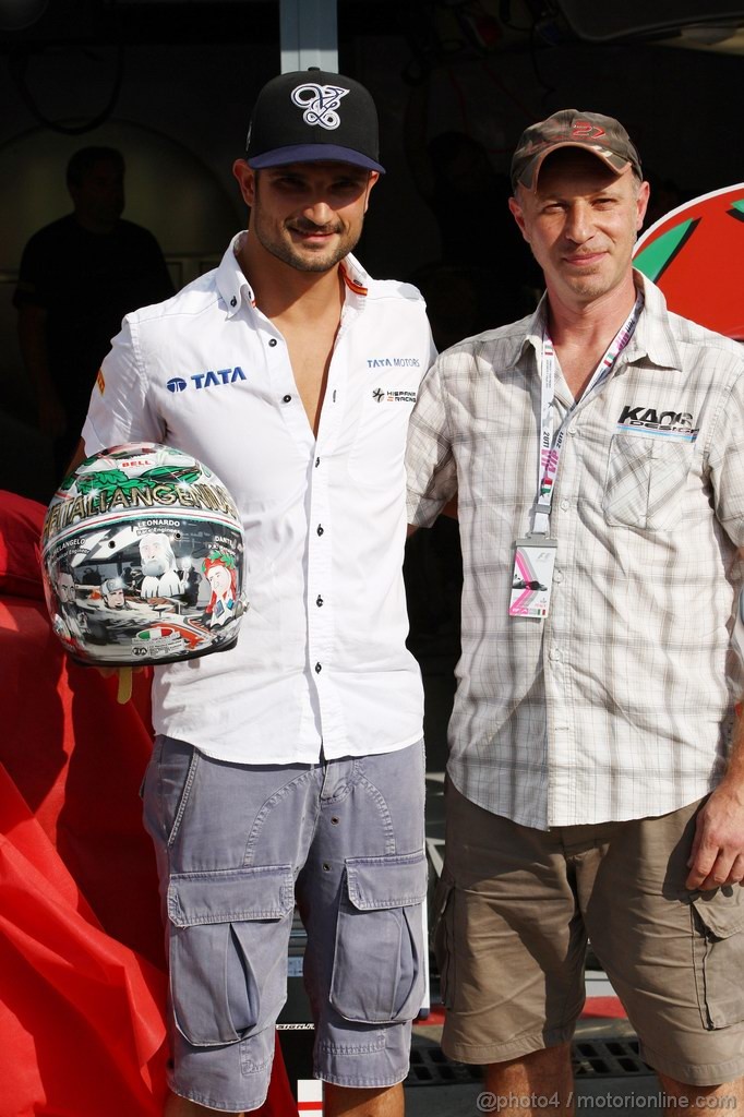 GP ITALIA, 08.09.2011- Vitantonio Liuzzi (ITA), HRT Formula One Team e his new Monza F1 helmet with 
