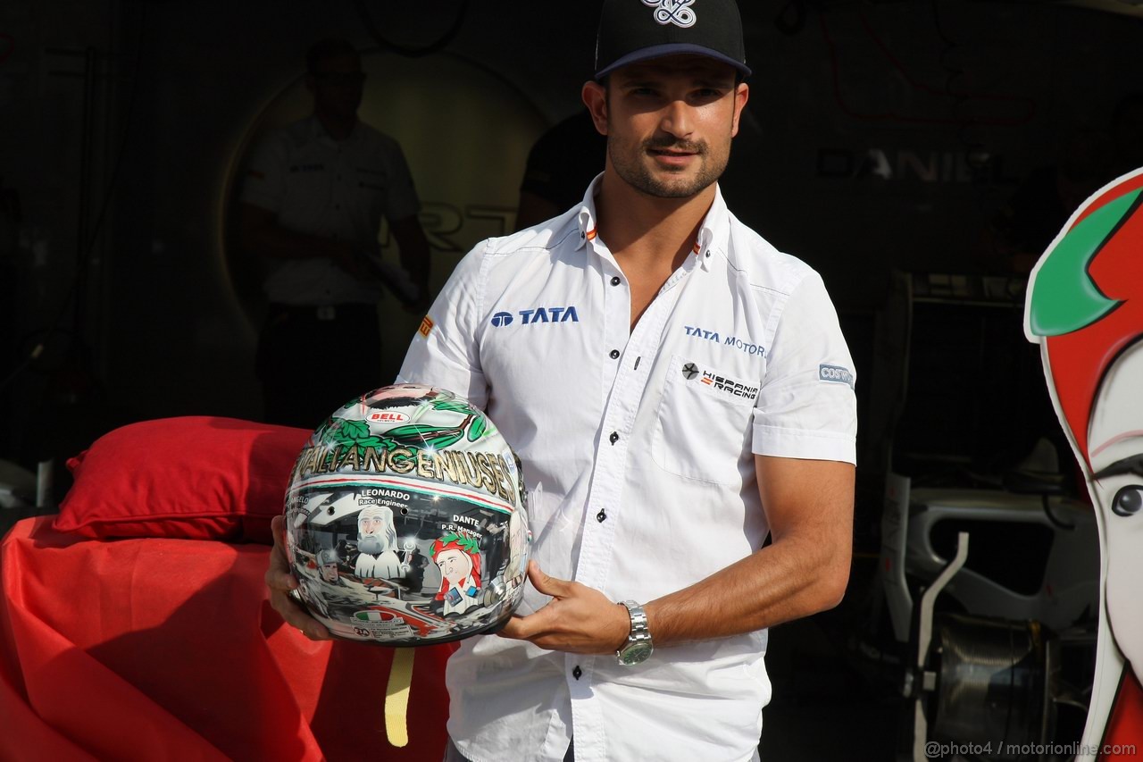 GP ITALIA, 08.09.2011- Vitantonio Liuzzi (ITA), HRT Formula One Team e his new Monza F1 helmet