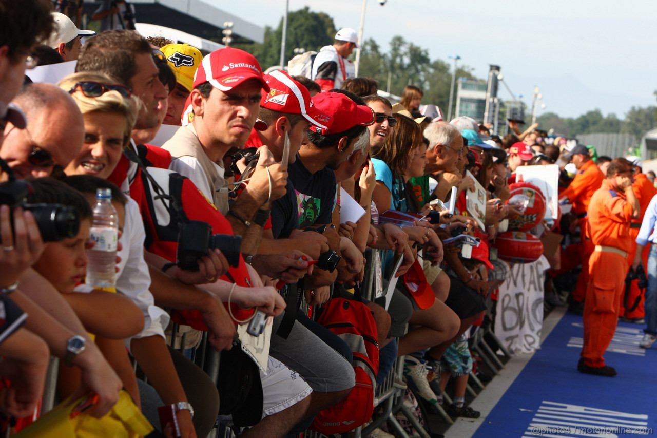 GP ITALIA, 08.09.2011- Fans