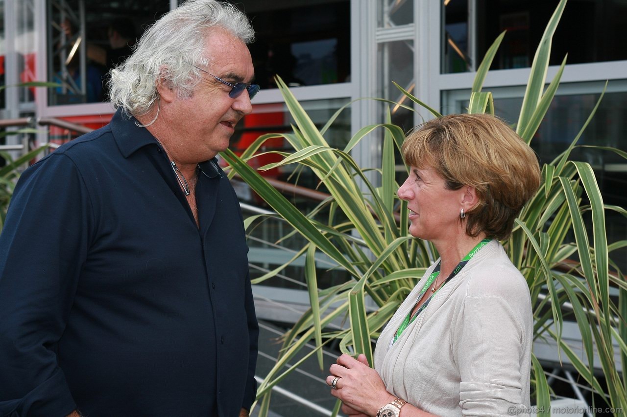 GP ITALIA, 10.09.2011- Flavio Briatore (ITA) e Ann Neal (GBR), Ragazzafriend of Mark Webber (AUS), Red Bull Racing, RB7 