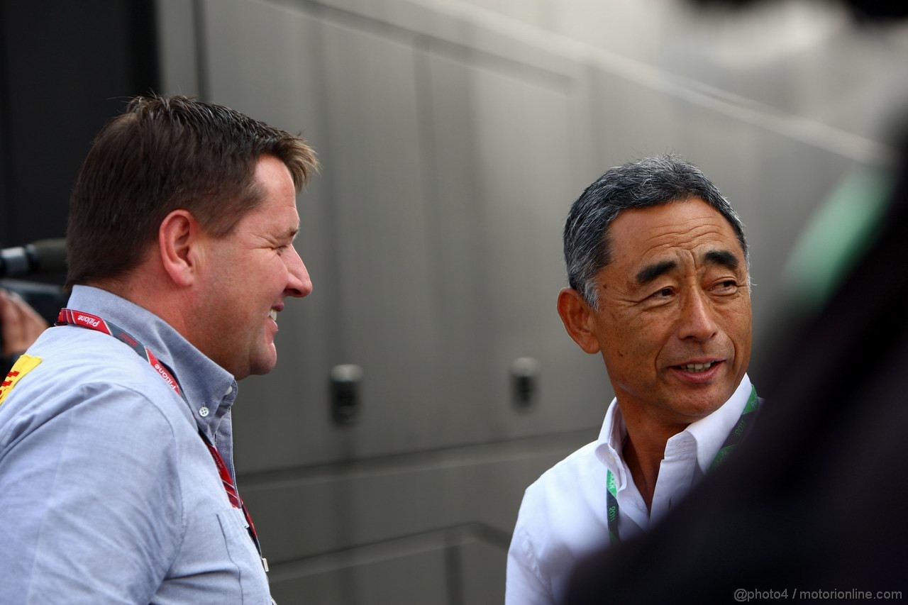 GP ITALIA, 10.09.2011- Prove Libere 3, Sabato, Paul Hembery, Pirelli Motorspor Director e Hiroshi Yasukawa (JPN), Bridgestone 