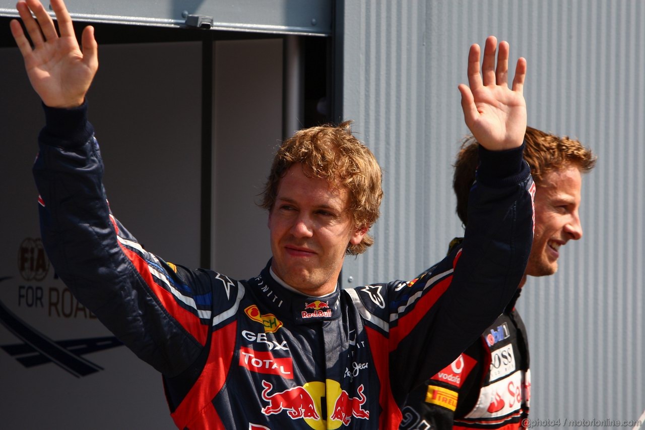 GP ITALIA, 10.09.2011- Qualifiche, Sebastian Vettel (GER), Red Bull Racing, RB7 pole position e Jenson Button (GBR), McLaren Mercedes, MP4-26 terzo