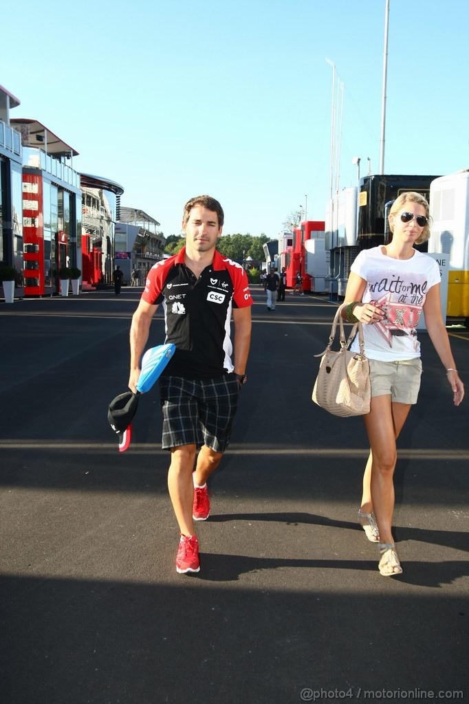 GP ITALIA, 09.09.2011- Timo Glock (GER), Marussia Virgin Racing VR-02 e hs girlfriend Isabell Reis