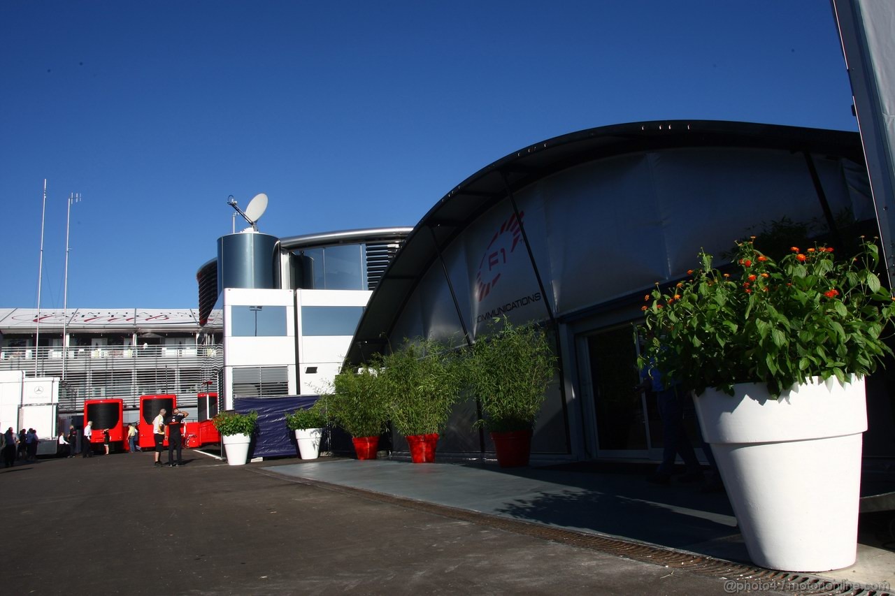 GP ITALIA, 09.09.2011- Prove Libere 1, Venerdi', Paddock
