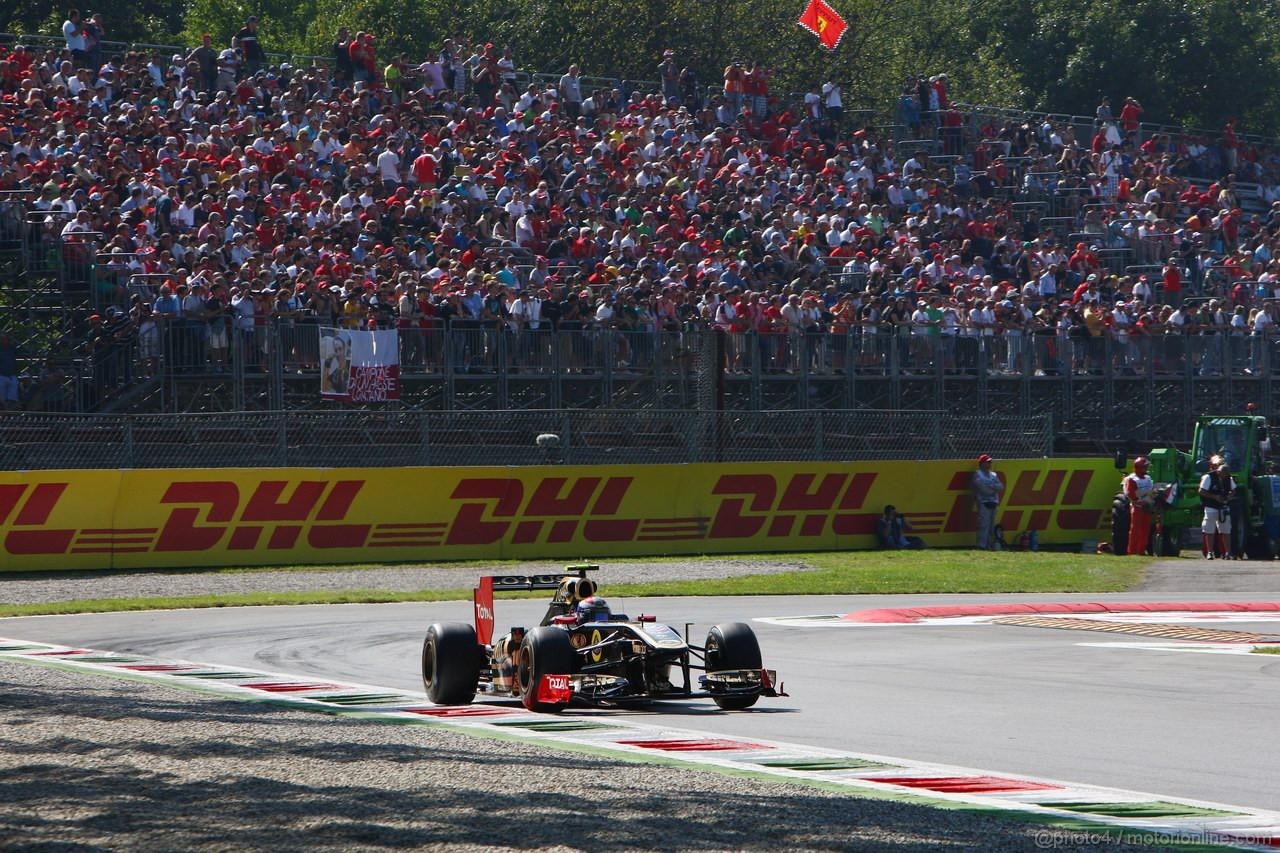 GP ITALIA, 09.09.2011- Prove Libere 1, Venerdi', Vitaly Petrov (RUS), Lotus Renault GP, R31 