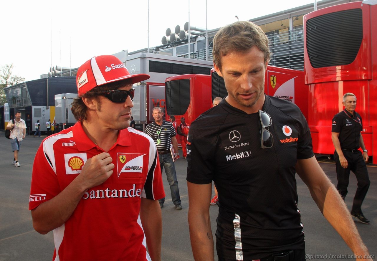 GP ITALIA, 09.09.2011- Fernando Alonso (ESP), Ferrari, F-150 Italia e Jenson Button (GBR), McLaren  Mercedes, MP4-26 