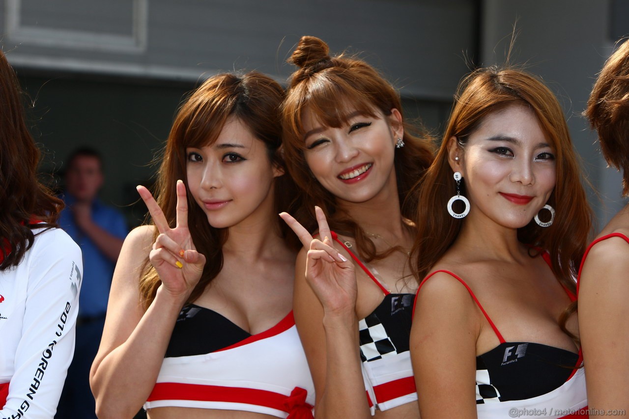 GP KOREA, 16.10.2011- grid girl, pitbabess 