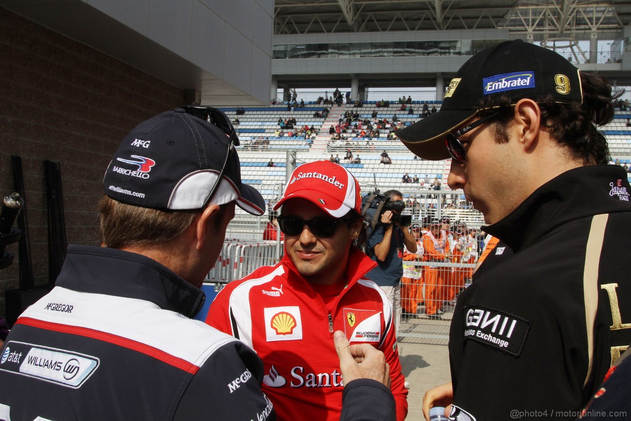 GP KOREA, 16.10.2011- Rubens Barrichello (BRA), Williams FW33, Felipe Massa (BRA), Ferrari, F-150 Italia e Bruno Senna (BRA), Lotus Renault GP R31 at drivers parade  