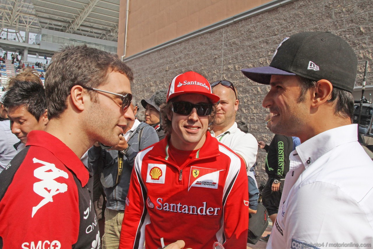GP KOREA, 16.10.2011- Jerome D'Ambrosio (BEL), Marussia Virgin Racing VR-02, Fernando Alonso (ESP), Ferrari, F-150 Italia e Vitantonio Liuzzi (ITA), HRT Formula One Team 