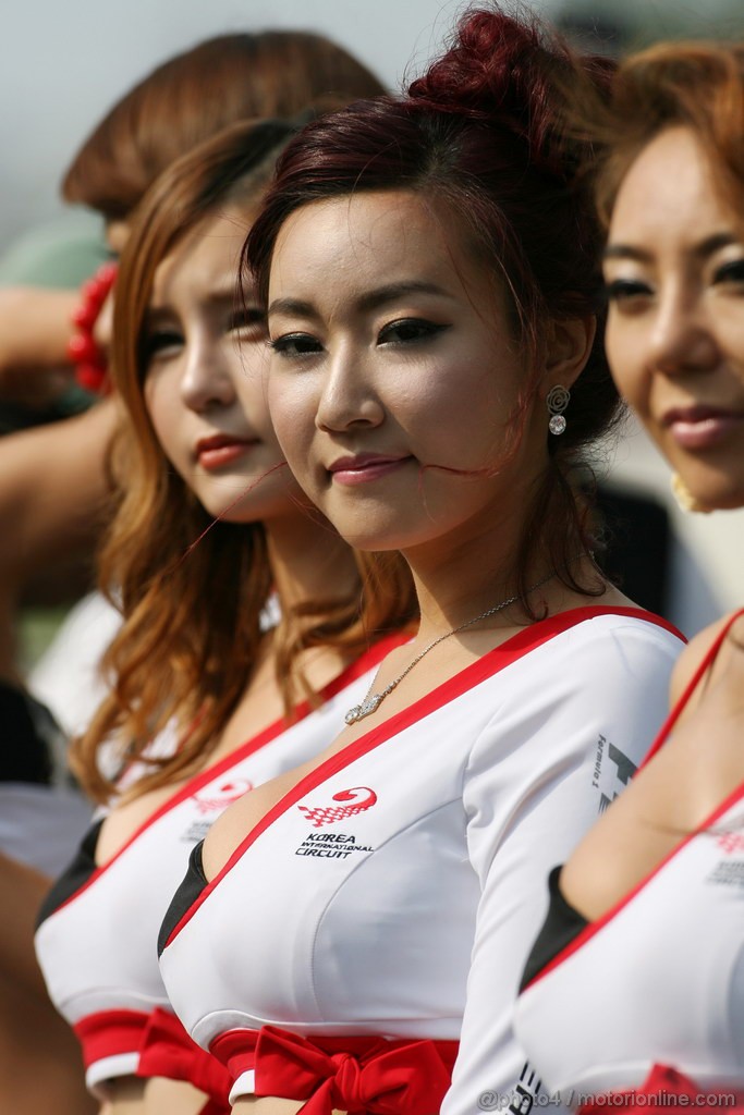 GP KOREA, 16.10.2011- grid girl, pitbabess