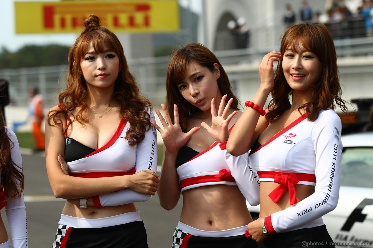 GP KOREA, 16.10.2011- grid girl, pitbabess 