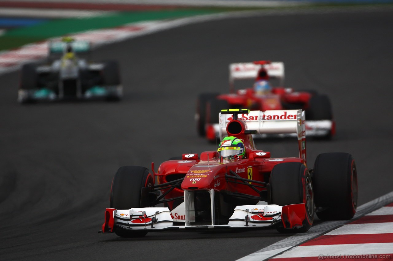 GP KOREA, 16.10.2011- Gara, Felipe Massa (BRA), Ferrari, F-150 Italia davanti a Fernando Alonso (ESP), Ferrari, F-150 Italia 