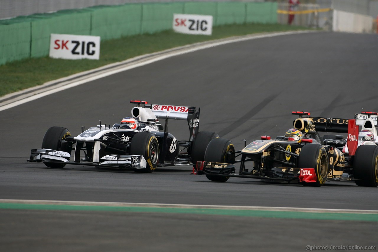 GP KOREA, 16.10.2011- Gara, Rubens Barrichello (BRA), Williams FW33 e Bruno Senna (BRA), Lotus Renault GP R31 