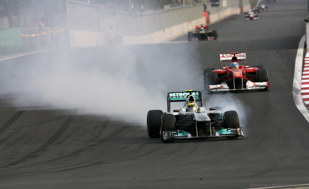 GP KOREA, 16.10.2011- Gara, Nico Rosberg (GER), Mercedes GP Petronas F1 Team, MGP W02 e Fernando Alonso (ESP), Ferrari, F-150 Italia 