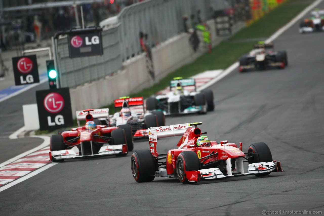 GP KOREA, 16.10.2011- Gara, Felipe Massa (BRA), Ferrari, F-150 Italia davanti a Fernando Alonso (ESP), Ferrari, F-150 Italia 