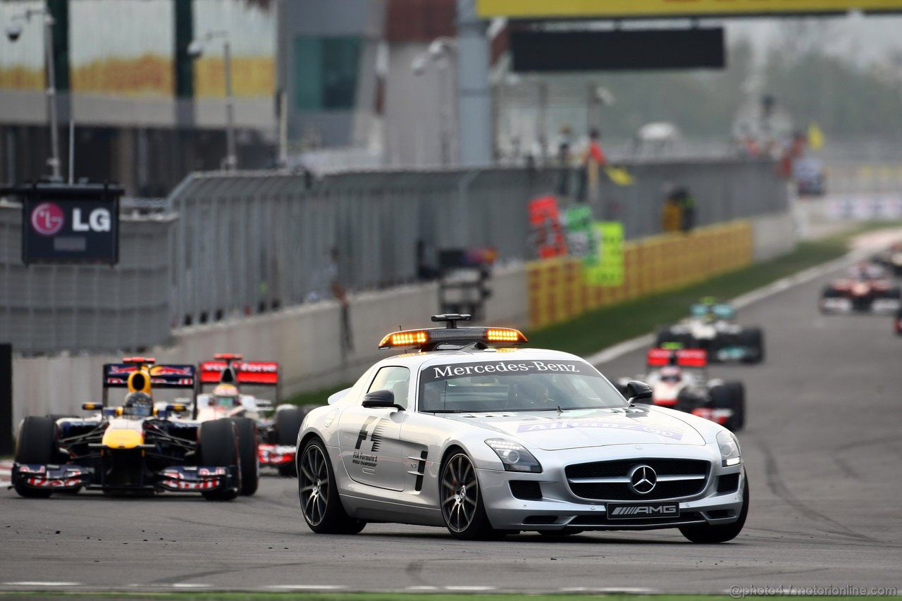 GP KOREA, 16.10.2011- Gara, the Safety car on the track davanti a Sebastian Vettel (GER), Red Bull Racing, RB7 