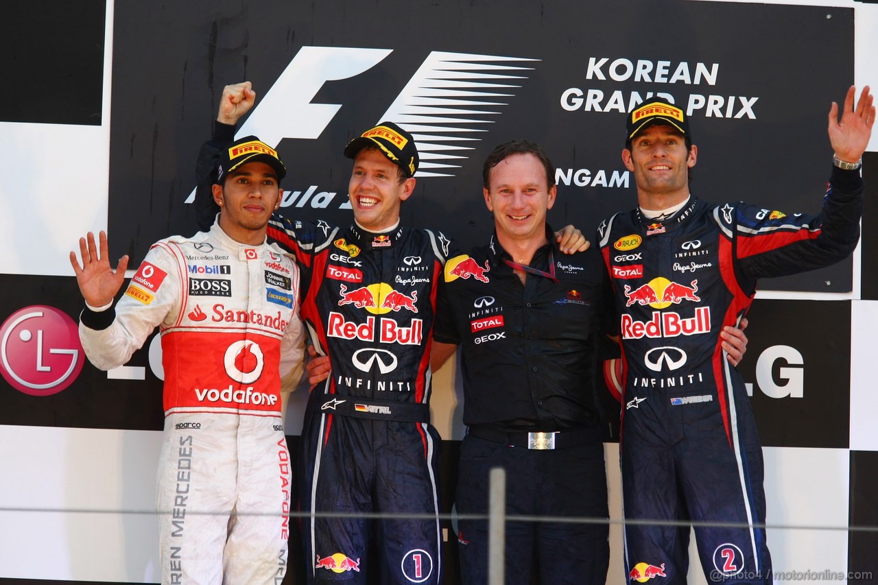 GP KOREA, 16.10.2011- Gara, Lewis Hamilton (GBR), McLaren  Mercedes, MP4-26 secondo, Sebastian Vettel (GER), Red Bull Racing, RB7 vincitore, Christian Horner (GBR), Red Bull Racing, Sporting Director e Mark Webber (AUS), Red Bull Racing, RB7 terzo 