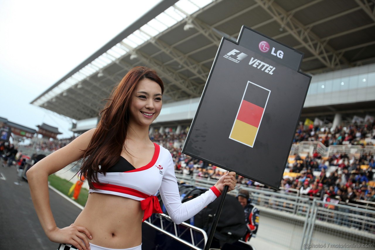 GP KOREA, 16.10.2011- Gara, grid girl, pitbabes